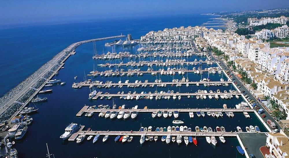 Marbella Escorts and Model - Yacht Club